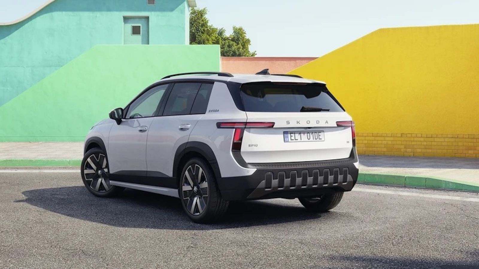 Η Skoda ξεκαθαρίζει πως η βασική έκδοση με τη μικρή μπαταρία LFP και την τιμή-στόχο των 25.000¤ θα γίνει διαθέσιμη για παραγγελία το δεύτερο εξαμηνο τ